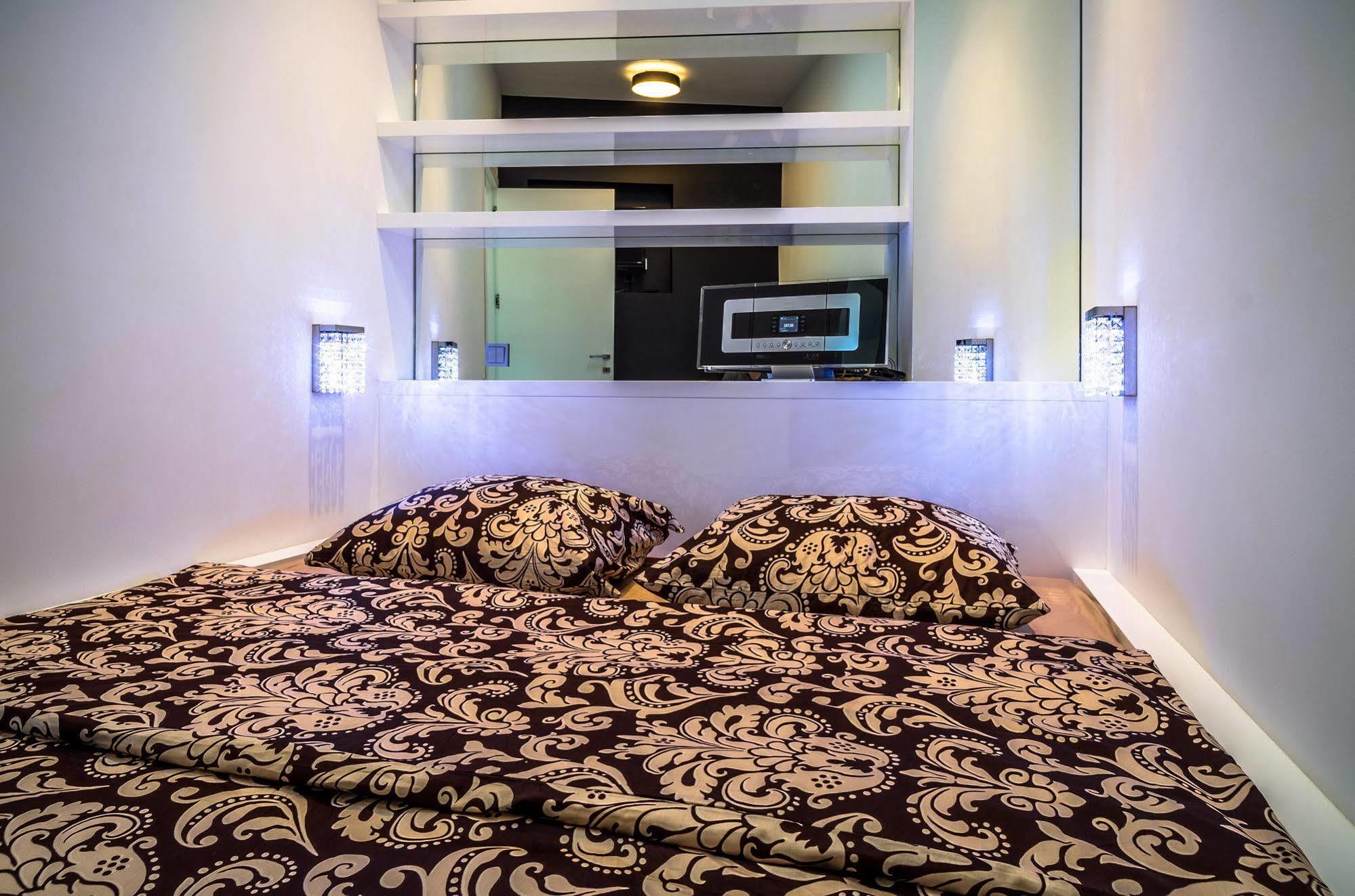Residence Okolnik Apartments Варшава Екстер'єр фото